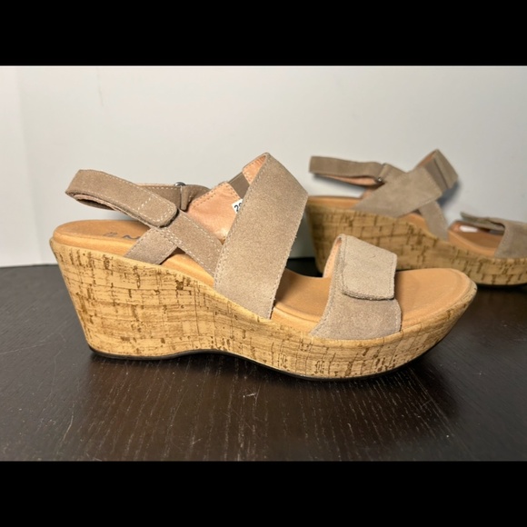 Naot Resort Sunrise Strappy Wedge Sandals Almond Suede Womans EU 39/US 8-8.5 - Picture 1 of 16